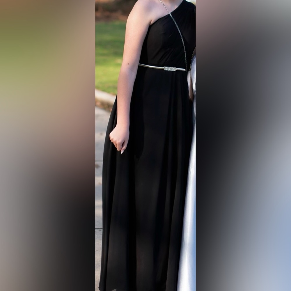 Black Elegant Prom Dress — Floor-Length Evening Gown size 2